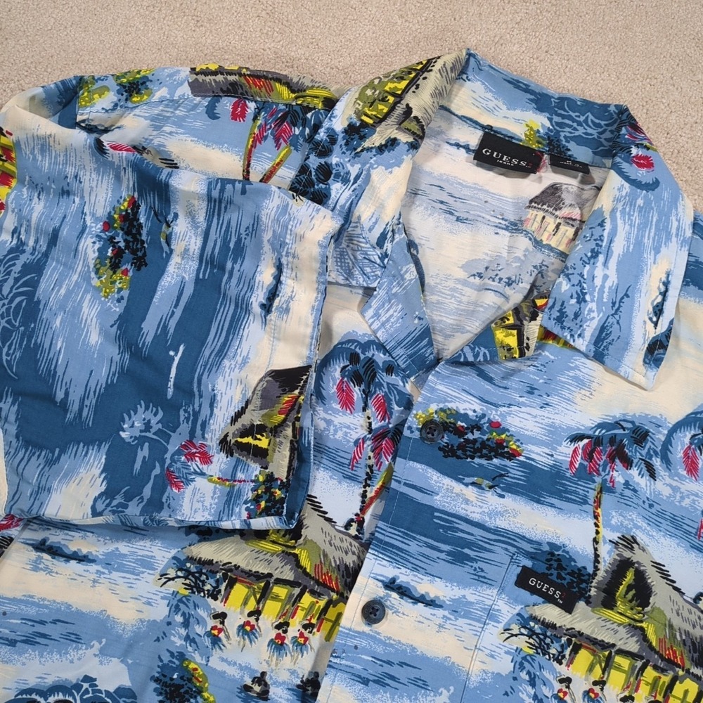VTG Guess Jeans Mens Button Front Short Sleeve Rayon Hawaiian Shirt Size Medium